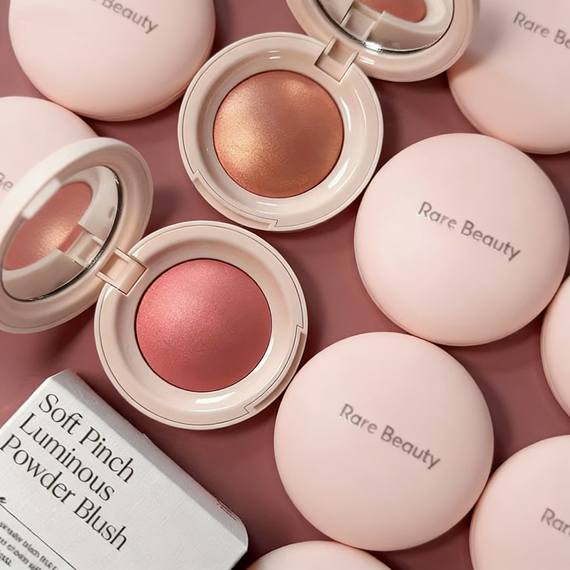 Rare Beauty Monochrome Pürüzsü - Rare Beauty Makeup Highlighter incelemesi ve fiyatı
