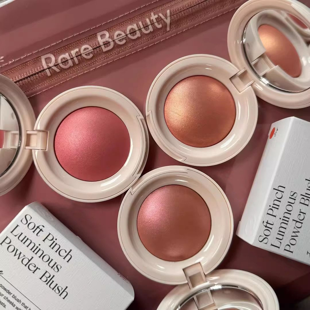 Rare Beauty Pinch Luminous Pud - Rare Beauty Makeup Highlighter incelemesi ve fiyatı