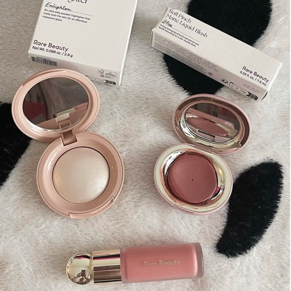 Rare Beauty Uzun Süreli Yüz Ay - Rare Beauty Makeup Highlighter incelemesi ve fiyatı