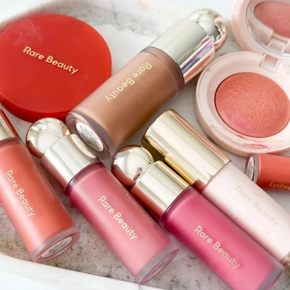 Rare Beauty Soft Pinch Dudak B - Rare Beauty Makeup Highlighter incelemesi ve fiyatı