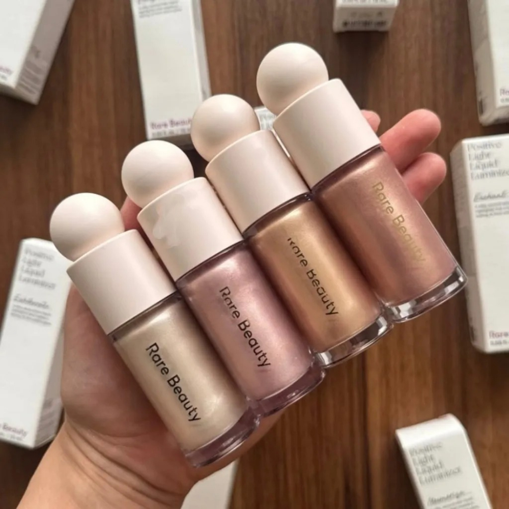 Rare Beauty Hafif İpeksi Aydın - Rare Beauty Makeup Highlighter incelemesi ve fiyatı