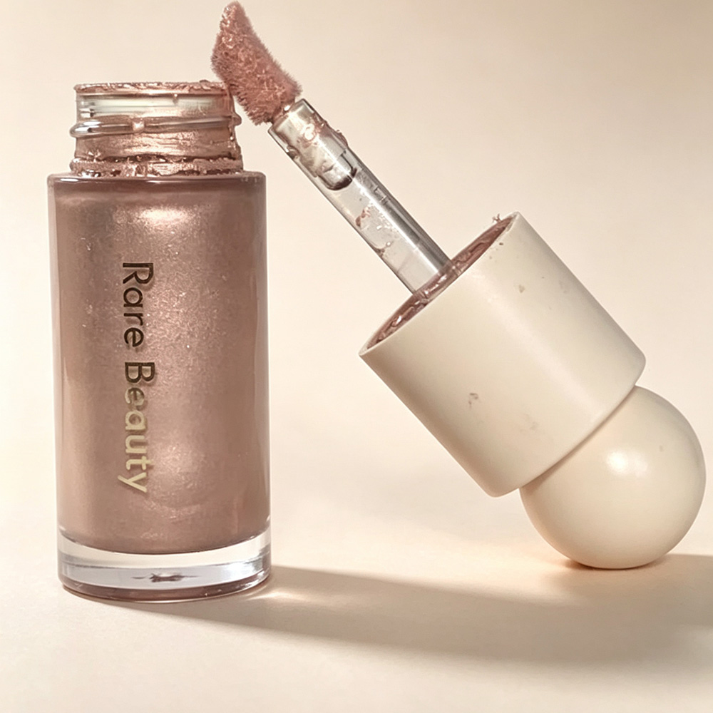 Rare Beauty Hafif İpeksi Aydın - Rare Beauty Makeup Highlighter incelemesi ve fiyatı