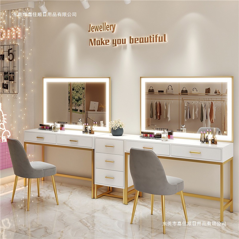 Tırnak sanatı makyaj sanatçısı - Beauty Makeup Studio incelemesi ve fiyatı