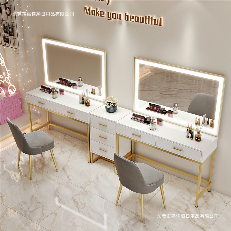 Tırnak sanatı makyaj sanatçısı - Beauty Makeup Studio incelemesi ve fiyatı