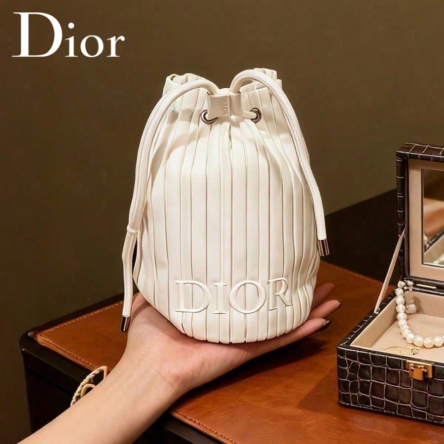Christian Dior Dior'un çantası - Beauty Makeup Dior incelemesi ve fiyatı